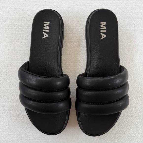 Mia Cimone Quilted Slide - Picture 4 of 10